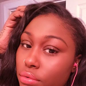 Meet your Posher, Lacie